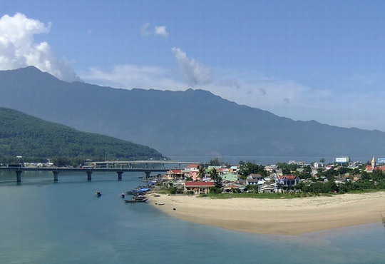 The Road to Charming Beauty of Central Vietnam